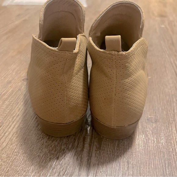 Booties - Picture 3 of 4